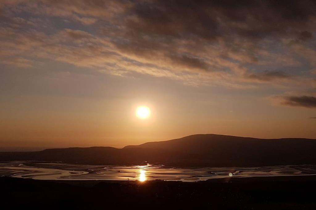 Halsteads: Peaceful Location, Stunning Views *