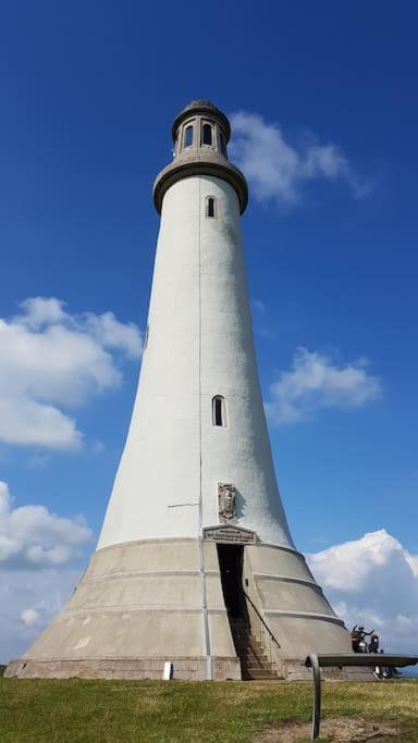 Halsteads: Peaceful Location, Stunning Views Soutergate
