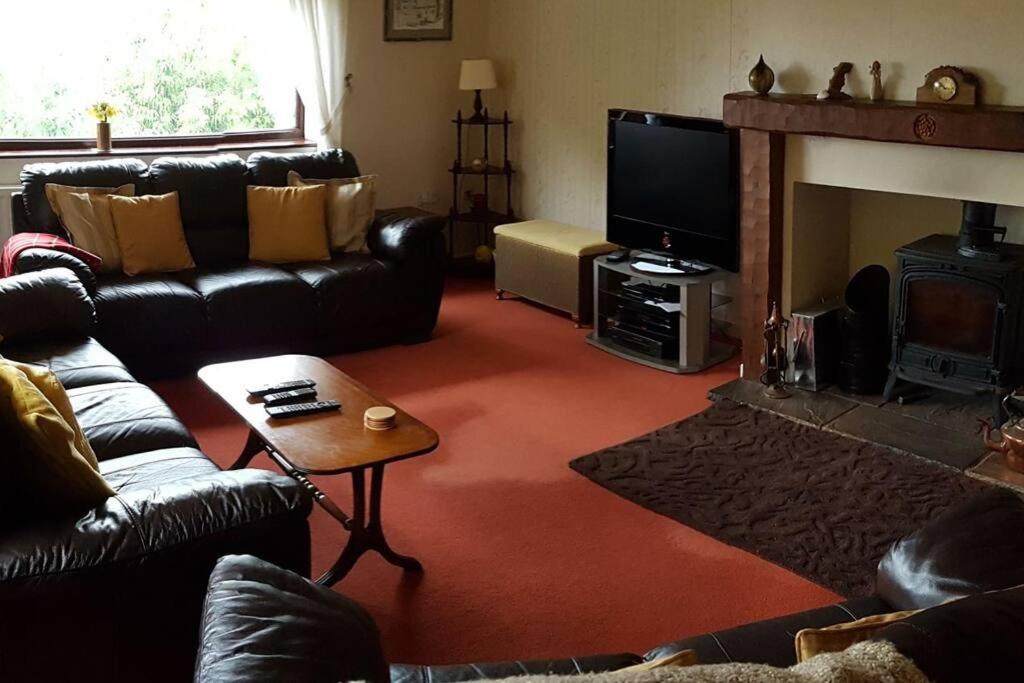 Halsteads: Peaceful Location, Stunning Views Soutergate